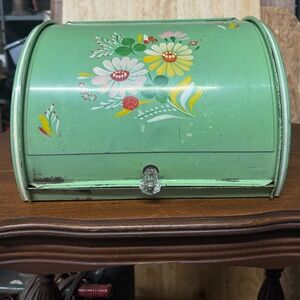 Vintage 1950s bread box